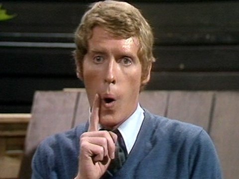 how to hang pictures from the ceiling with the Artiteq top rail ceiling track