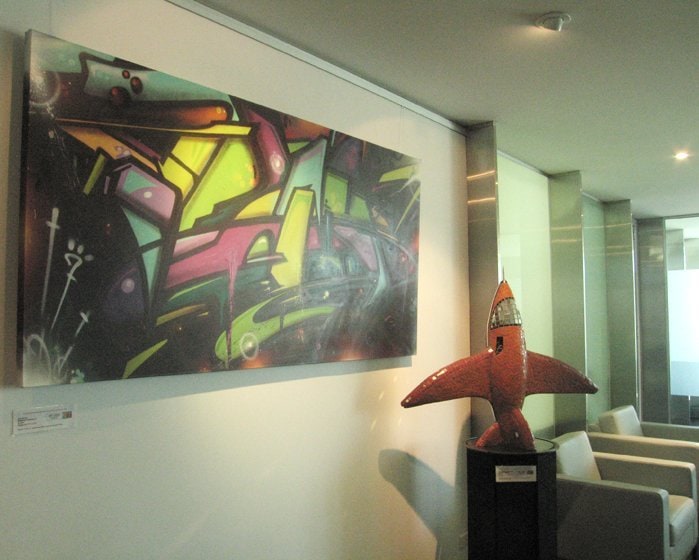 Picture Hanging Systems in hotel lounge