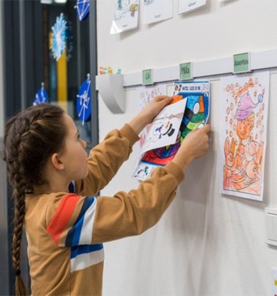 Info rail in schools